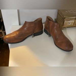 Mootsies Tootsies size 11 Brown “leather” booties.